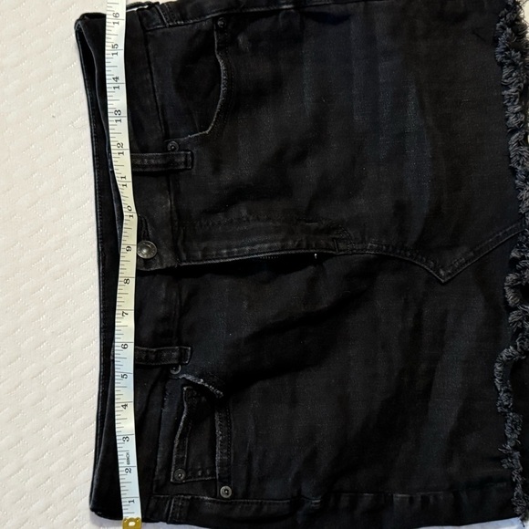 American Eagle Black Denim Skirt. Size 10 - Picture 7 of 7